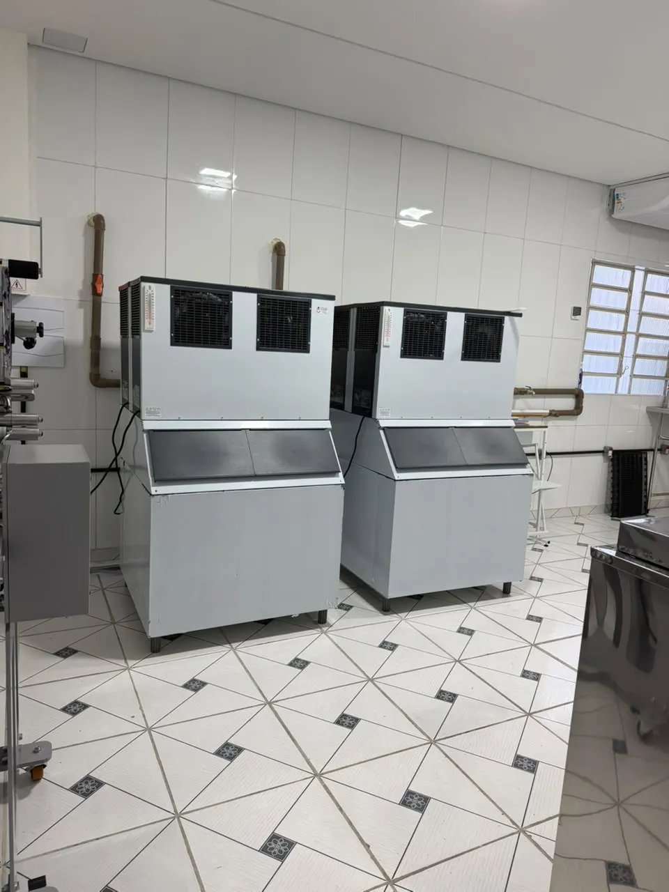 Máquinas de produção de gelo da Luke Ice